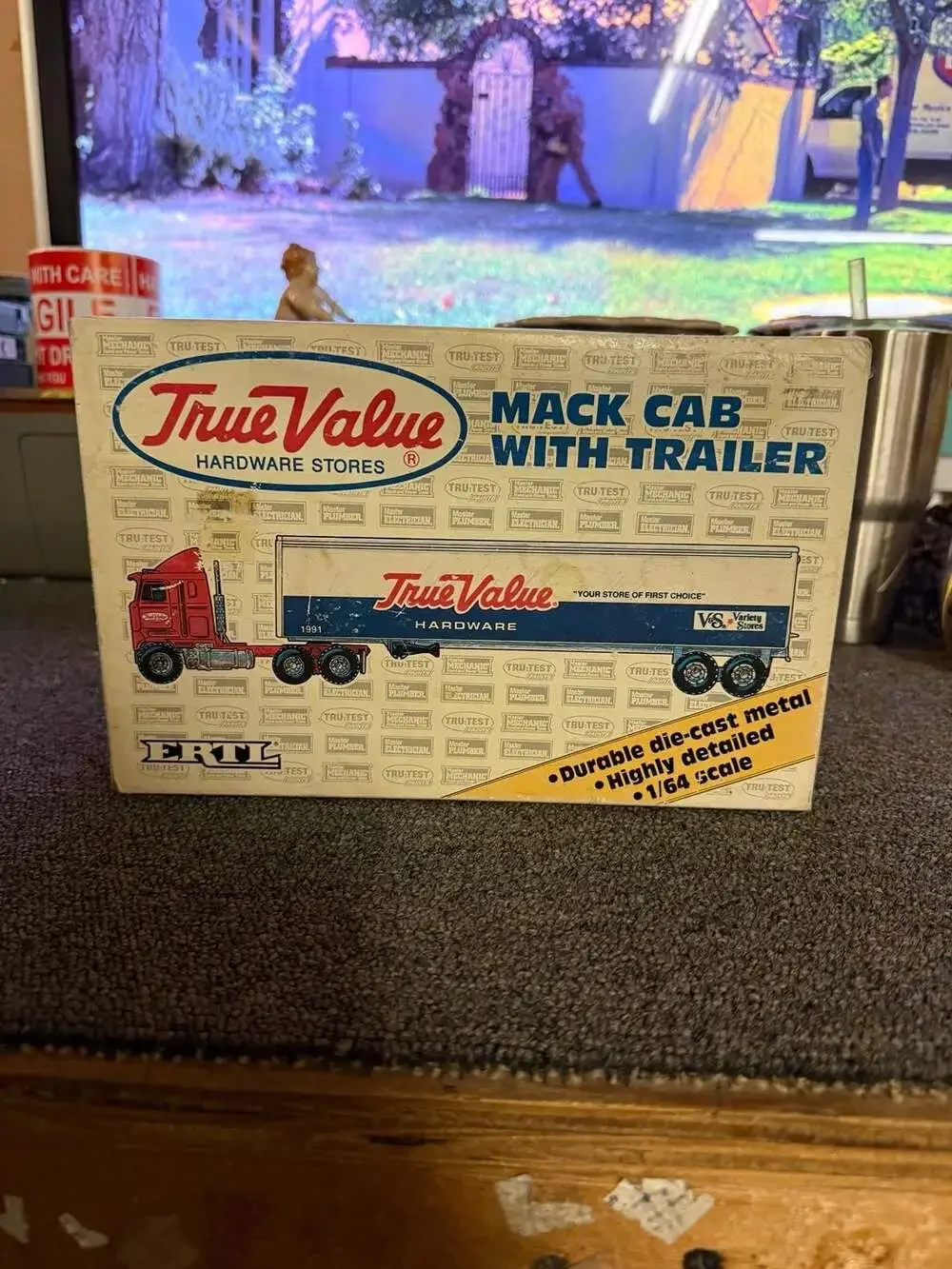 1991 ERTL True Value Hardware Mack Cab with Trailer 1/64 Scale Die-Cast Metal Re